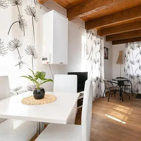 Cozy 3 Story House In Old Town Hotel Talin