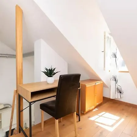 Cozy 3 Story House In Old Town Hotel